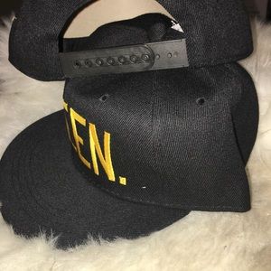 Socrushin Accessories - QUEEN 👑 Gold & Black SnapBack Cap Socrushin Accessories - QUEEN 👑 Gold & Black SnapBack Cap